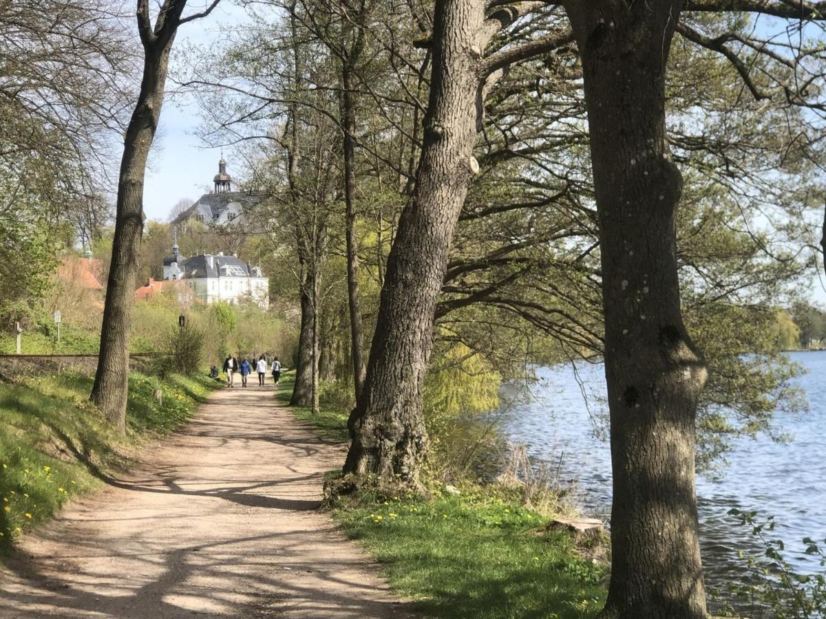 Flat In Eutin On The Kleiner Eutiner See Lake Exterior photo